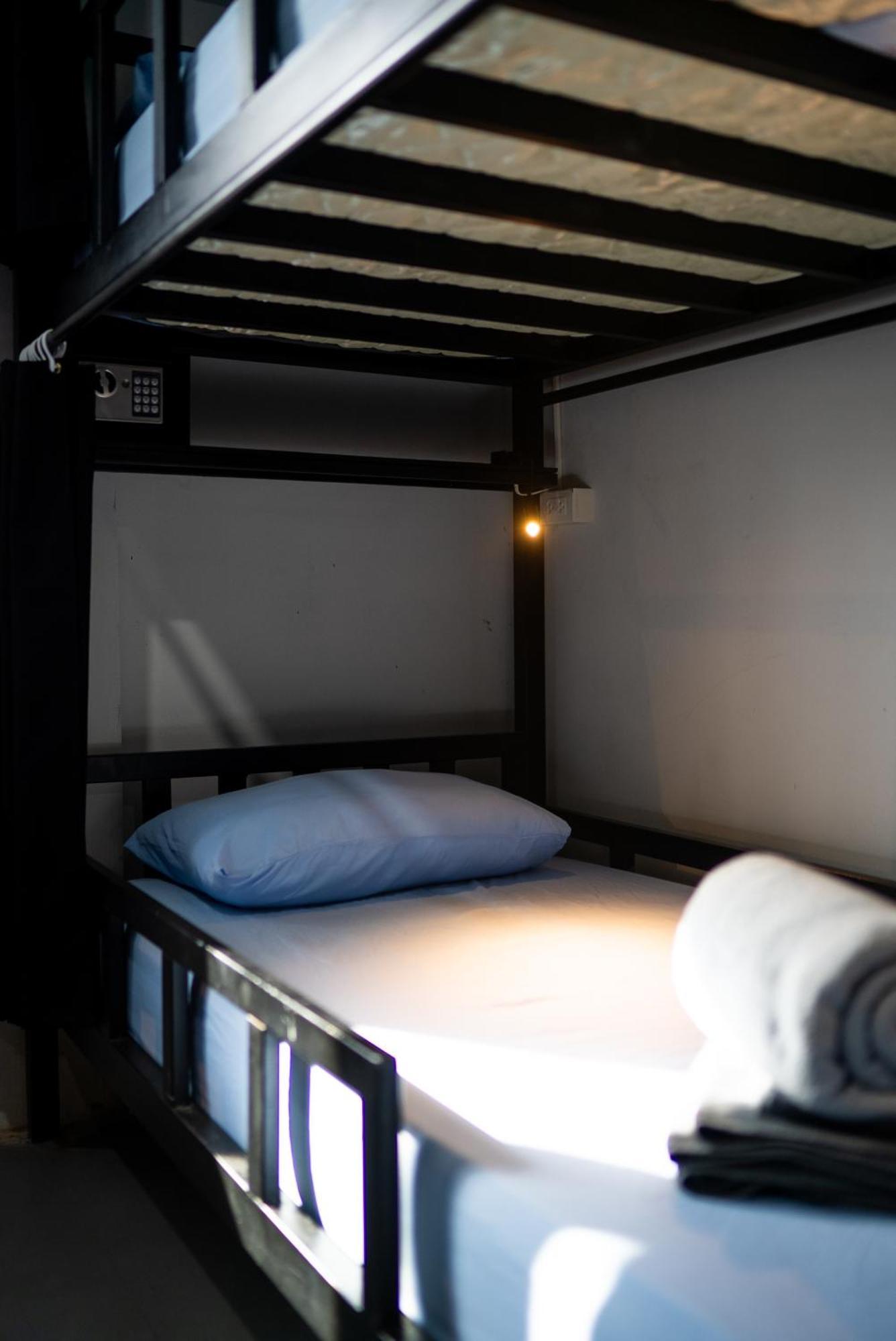 Bad Monkey Samui Hostel Chaweng  Bagian luar foto